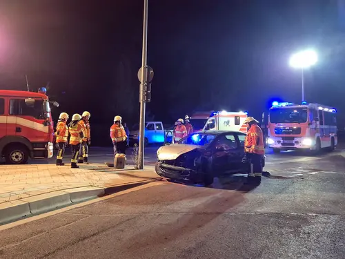 Hilfeleistung: Verkehrsunfall mit verletzter Person