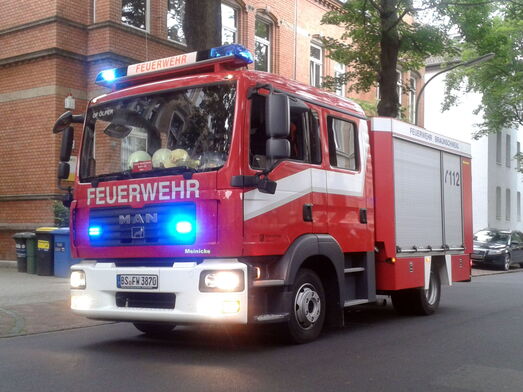 Das TSF-W bei einem Einsatz in der braunschweiger Innenstadt