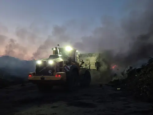 Brand: Großbrand in Abfallentsorgungszentrum