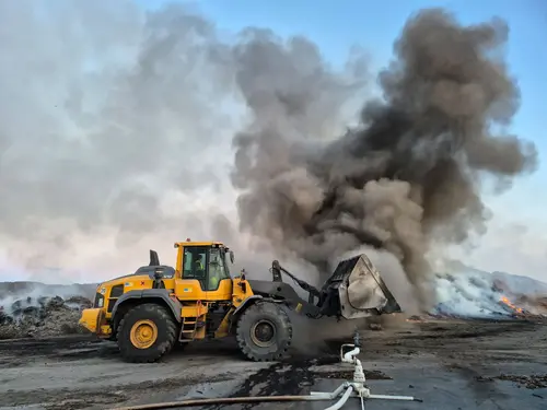 Brand: Großbrand in Abfallentsorgungszentrum